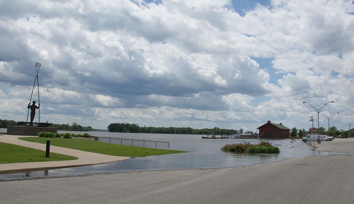 Mississippi River continues to rise in Muscatine Local