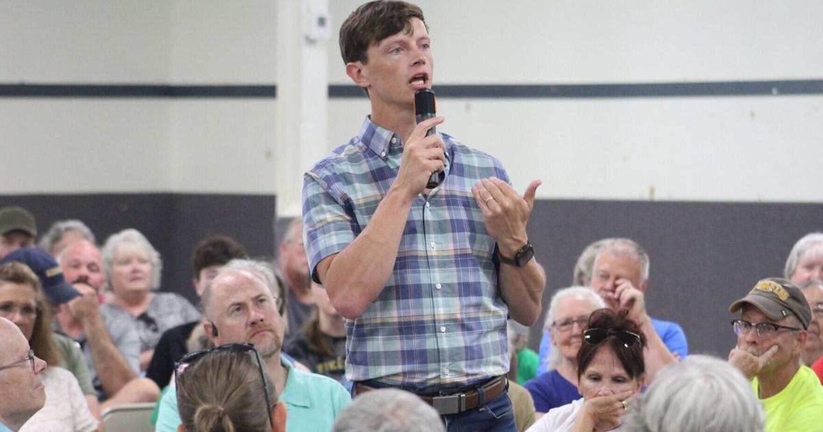 ‘Looking for change:' Iowa voters, including Republicans, responding to Sand