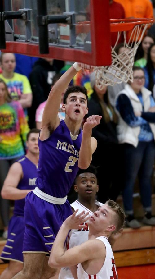 010518-West-Musc-boys-bball-005