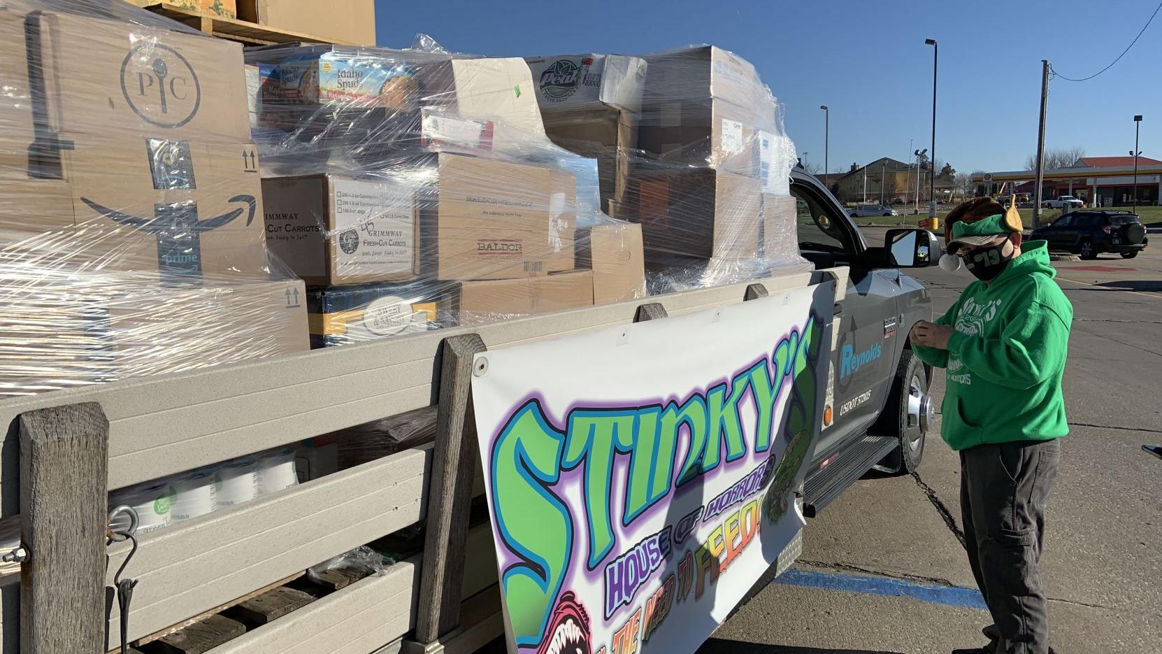 The need to feed: Stinky's donates over 7,000 pounds of food to Salvation Army - Vimarsana News