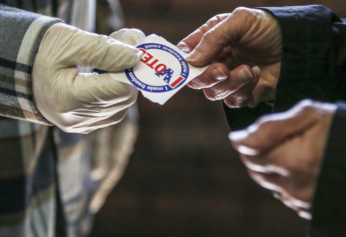 031720-ill-voting-jg-02.JPG