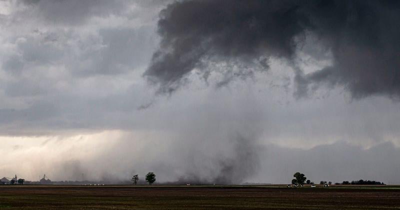 How close is Illinois to breaking all-time US tornado record?