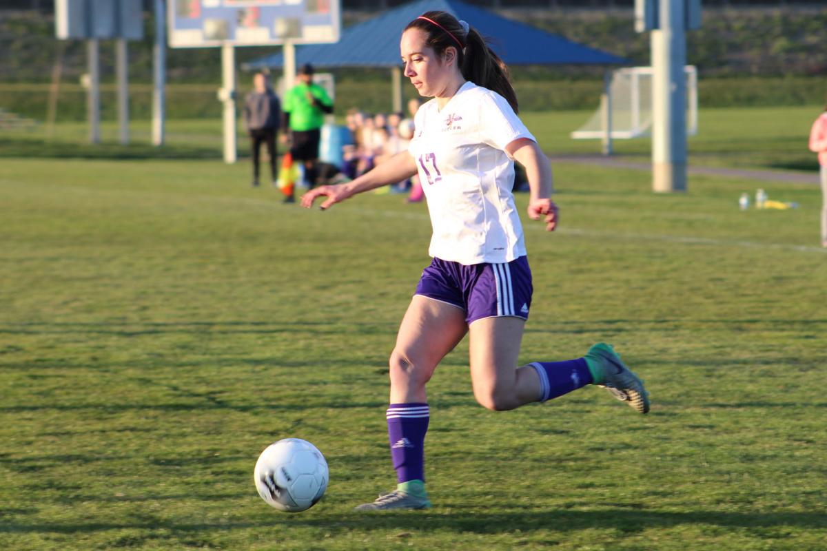 Muskie Girls Soccer Bounces Back By Shutting Out Solon High School Sports Muscatinejournal Com