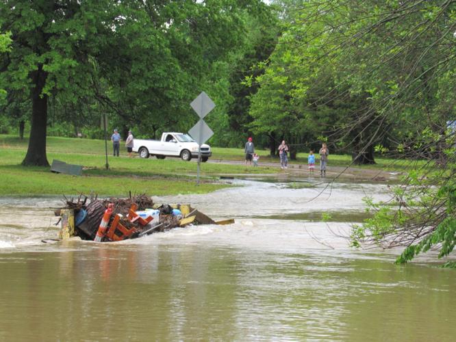 Residents recover from flooding | News | muskogeephoenix.com
