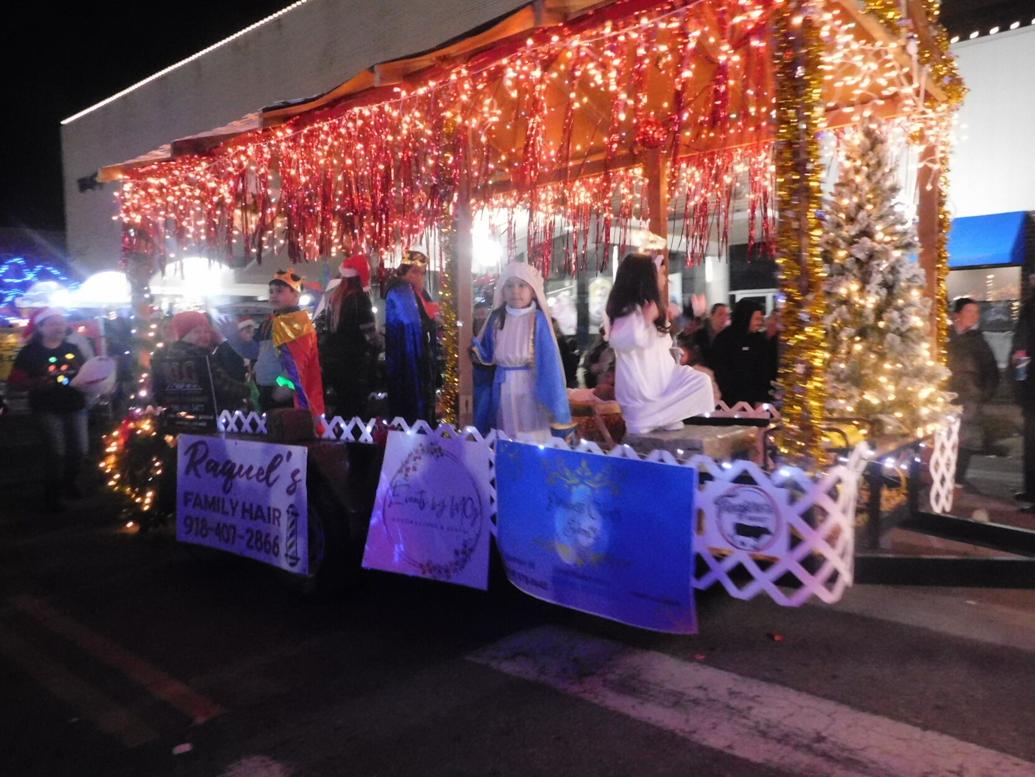Muskogee Christmas Parade dazzles hundreds