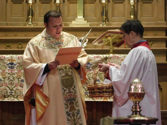 Grace Episcopal marks Epiphany with chalk and chili | News ...