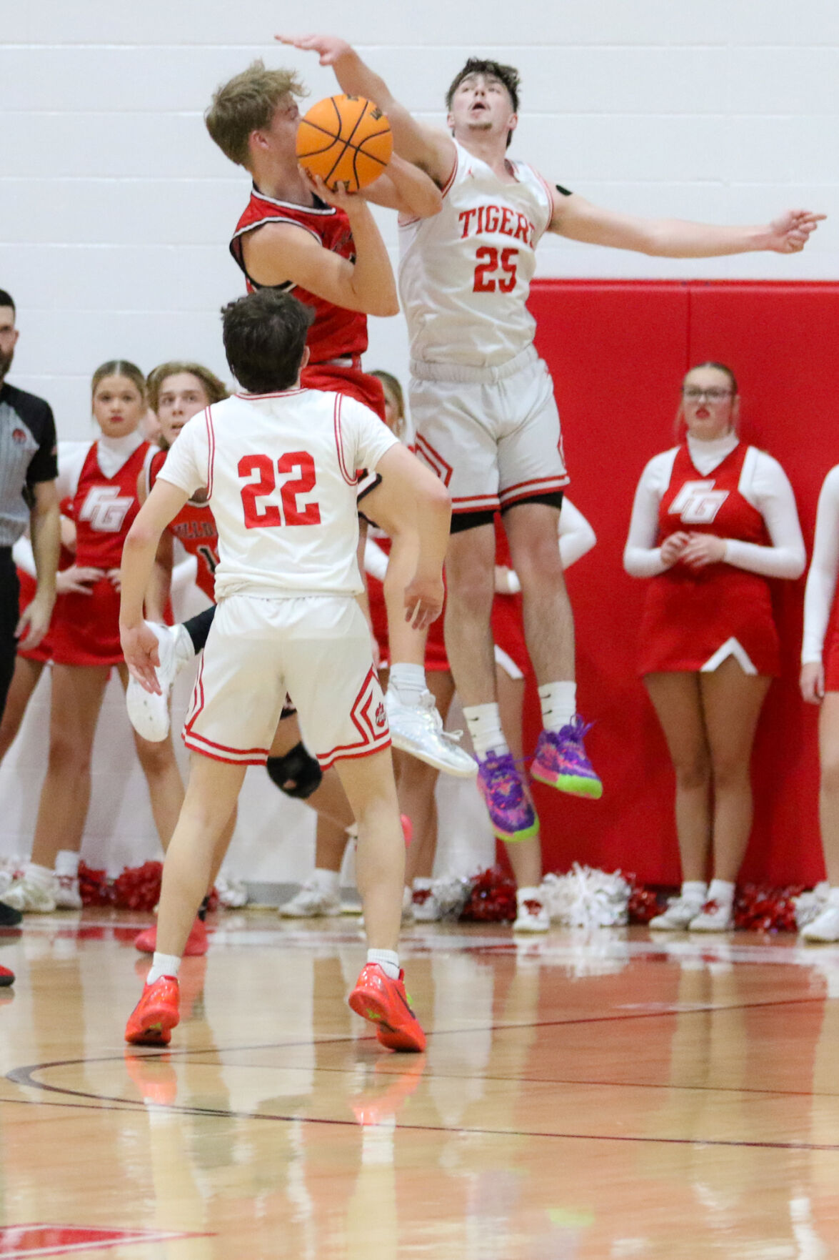 Fort Gibson Basketball Dominates Districts: Boys Win 52-40, Girls Win 61-36