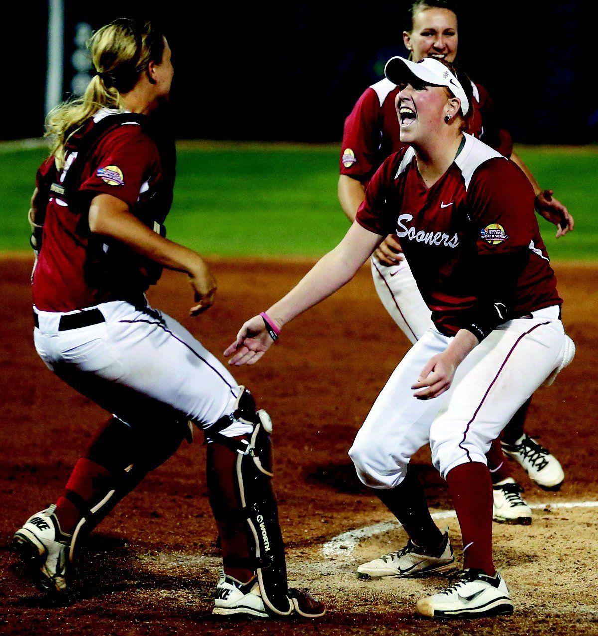 Women S College World Series Color It Crimson And Cream