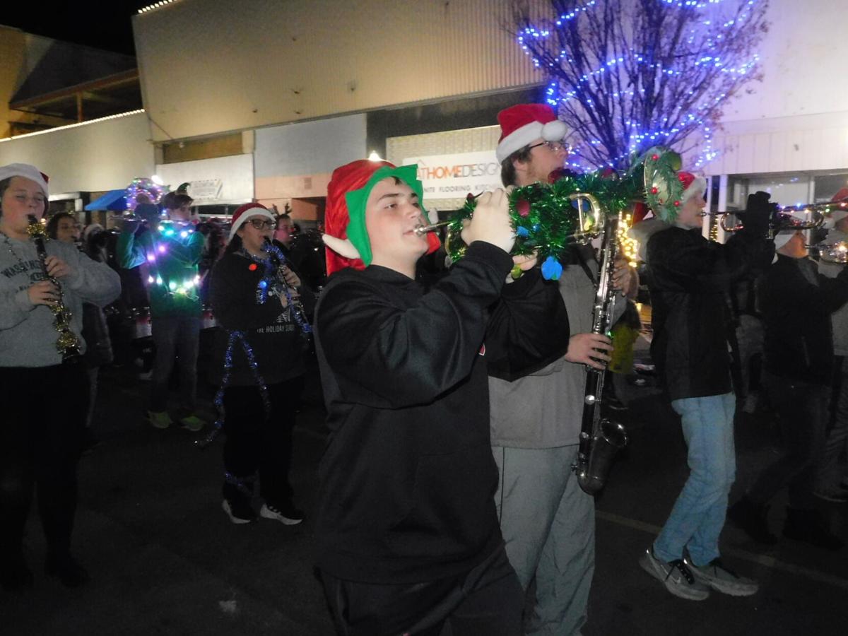 Muskogee Christmas Parade dazzles hundreds along Broadway