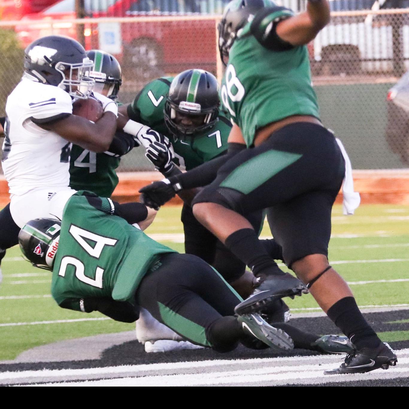 Familiar Tune For Riverhawks In 31 7 Setback Sports
