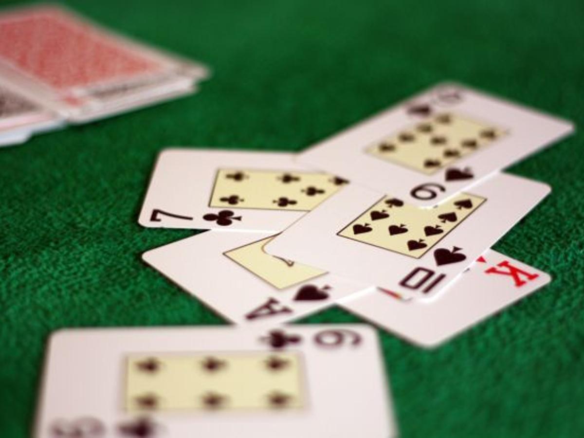 The role of skill versus luck in poker tournament The role of skill versus luck in poker tournament