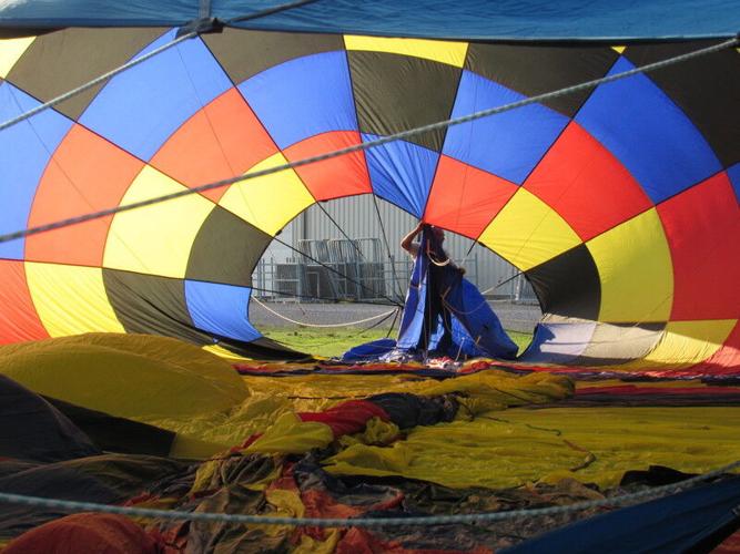 excuus autobiografie Medewerker Hot air balloons prepare to fill Muskogee skies | Lifestyles |  muskogeephoenix.com
