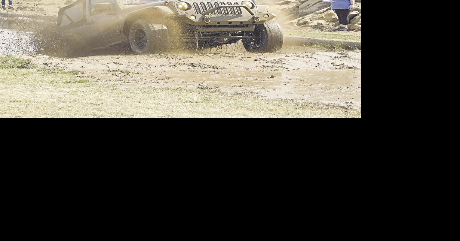 Jeep jammers have fun in mud News