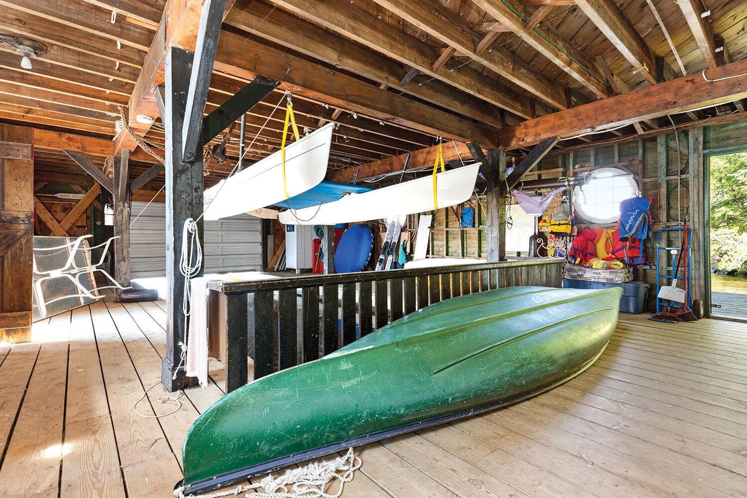 Boathouse property on Lake of Bays comfortably sleeps over 20 people