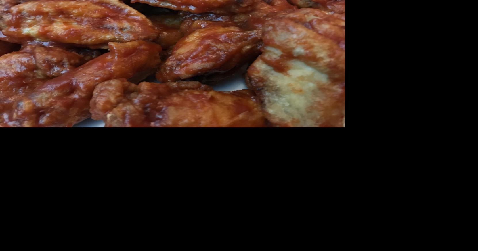 What I ate in Muskoka Chicken wings at Moose Delaney’s in Huntsville