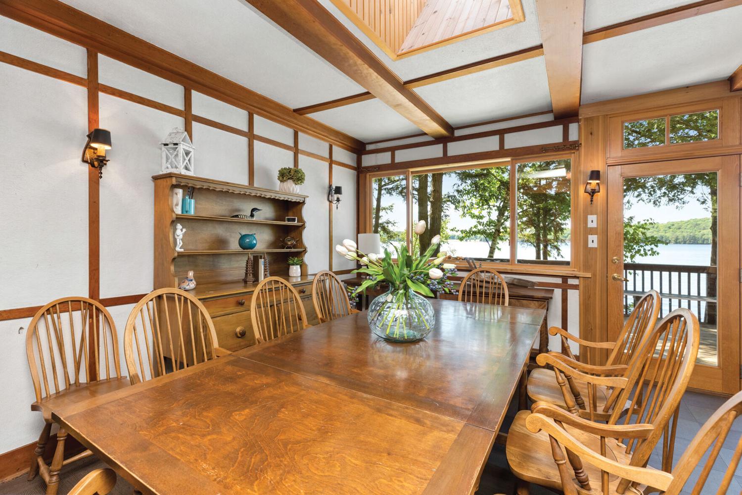 Boathouse property on Lake of Bays comfortably sleeps over 20 people