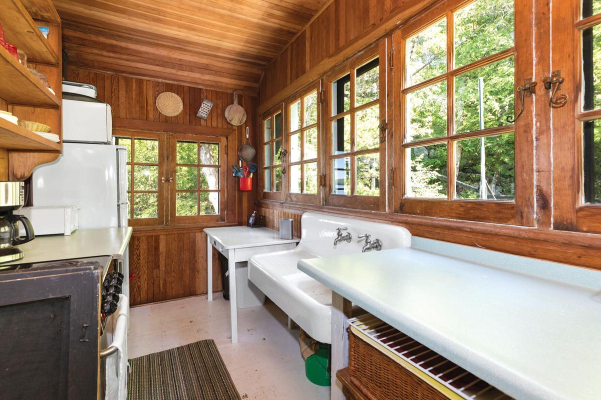 Boathouse property on Lake of Bays comfortably sleeps over 20 people
