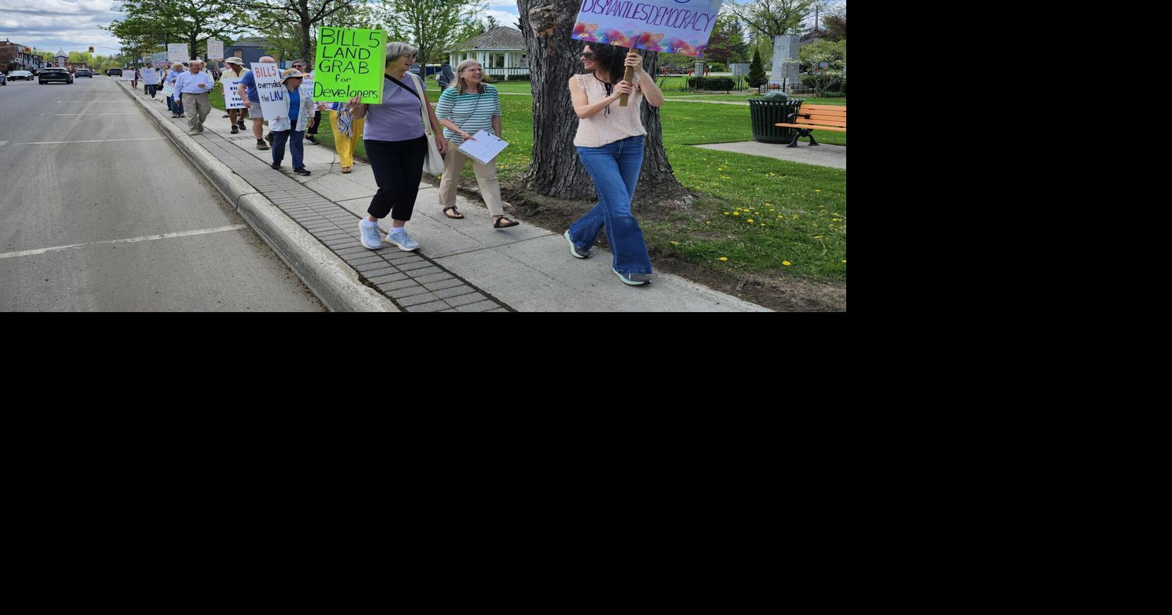 Bill 5 is ‘fascist’: Protesters ask Parry Sound-Muskoka MPP to stop passage of controversial bill