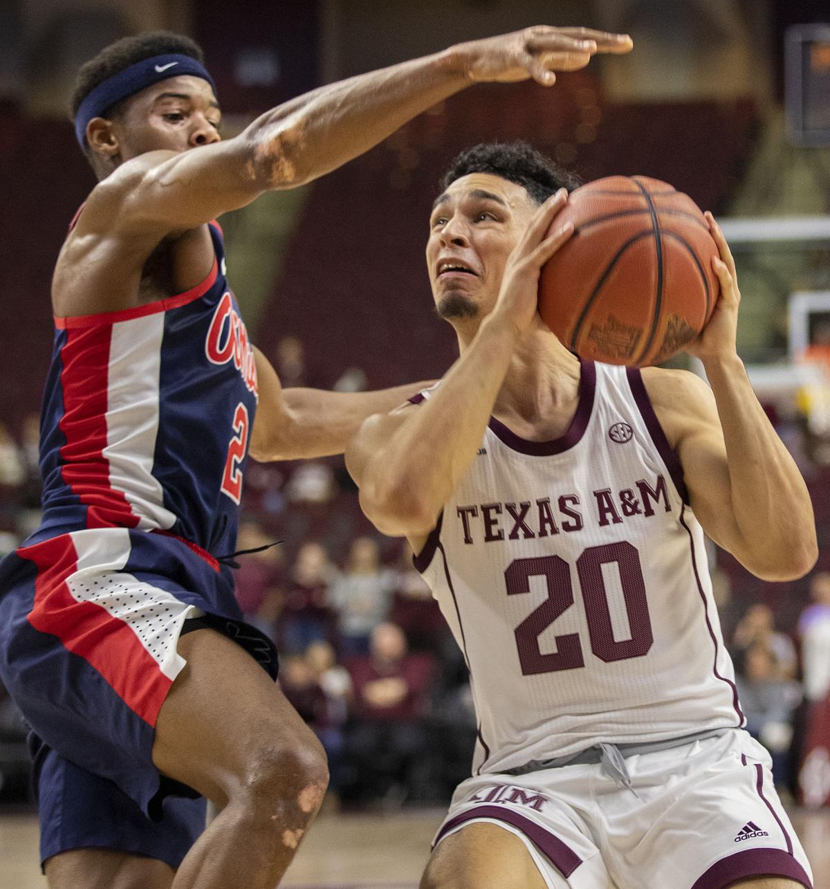 Texas A&M men's basketball team picks up SEC win over Ole Miss Aggie
