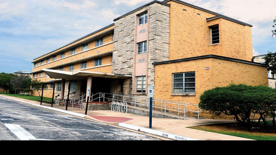 Henderson Hall Building History