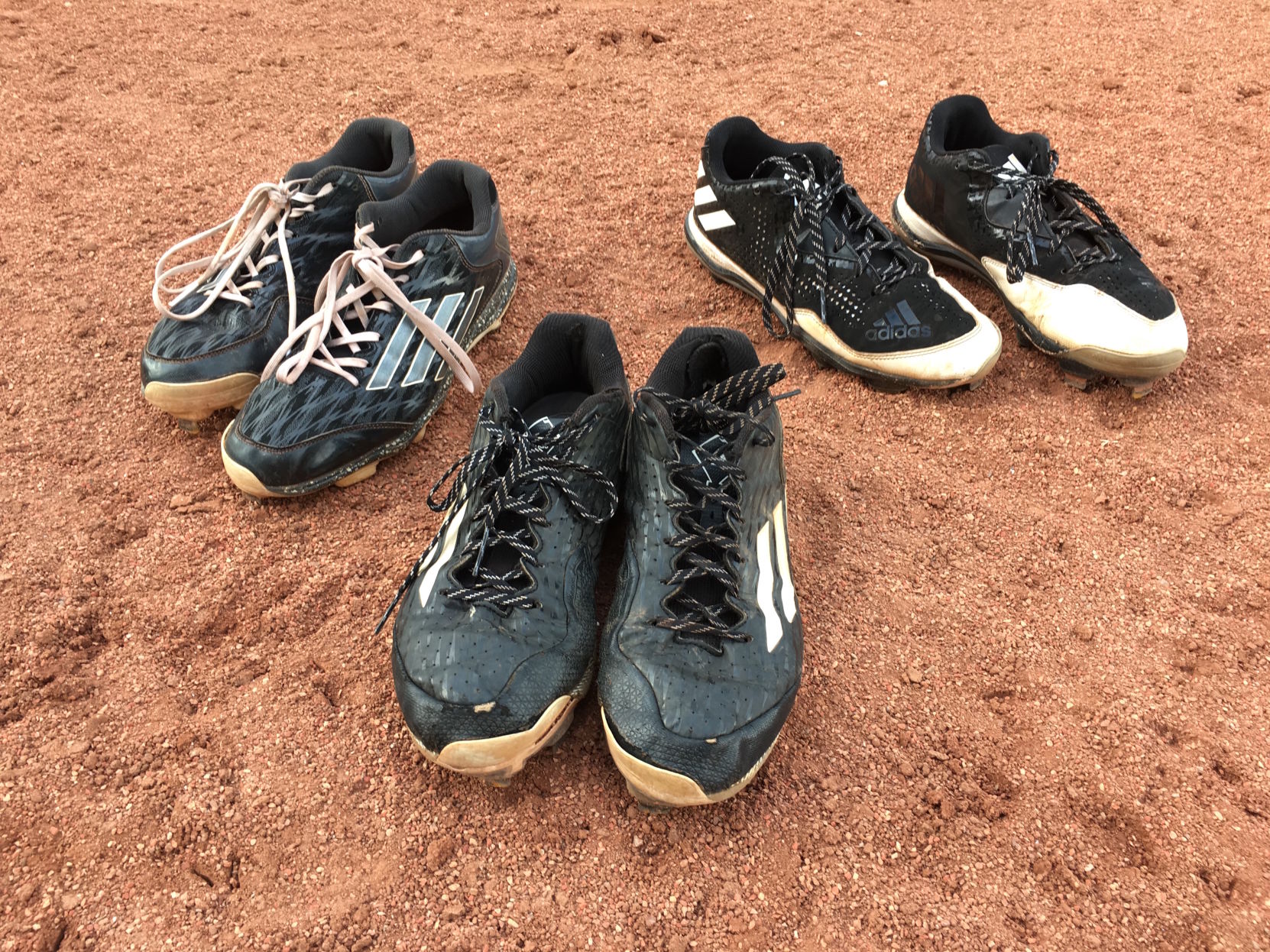 Indoor clearance softball cleats