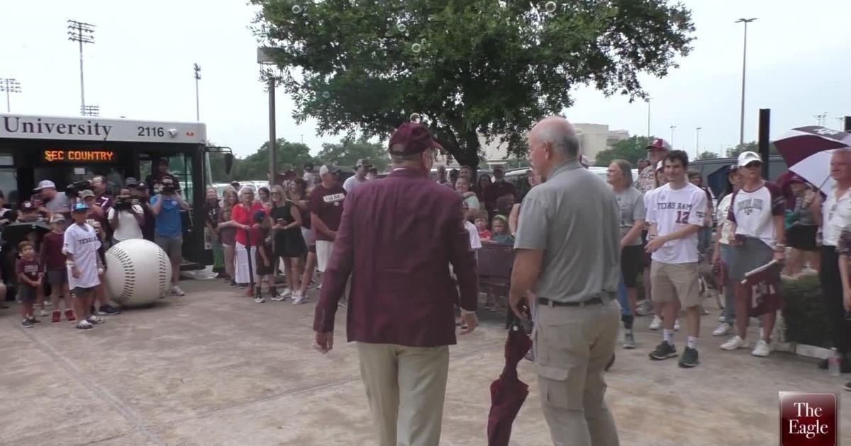 TAMU Baseball Fans Send Off Team To College World Series Baseball tamu-baseball-fans-send-off-team-to-college-world-series-baseball