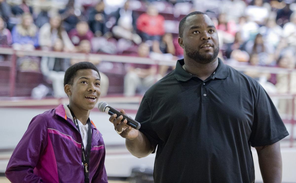 Former Texas A&M defensive lineman Ty Warren starting new ...