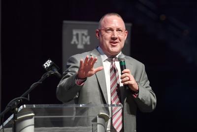 Texas A M Men S Basketball Coach Buzz Williams Finalizes Staff