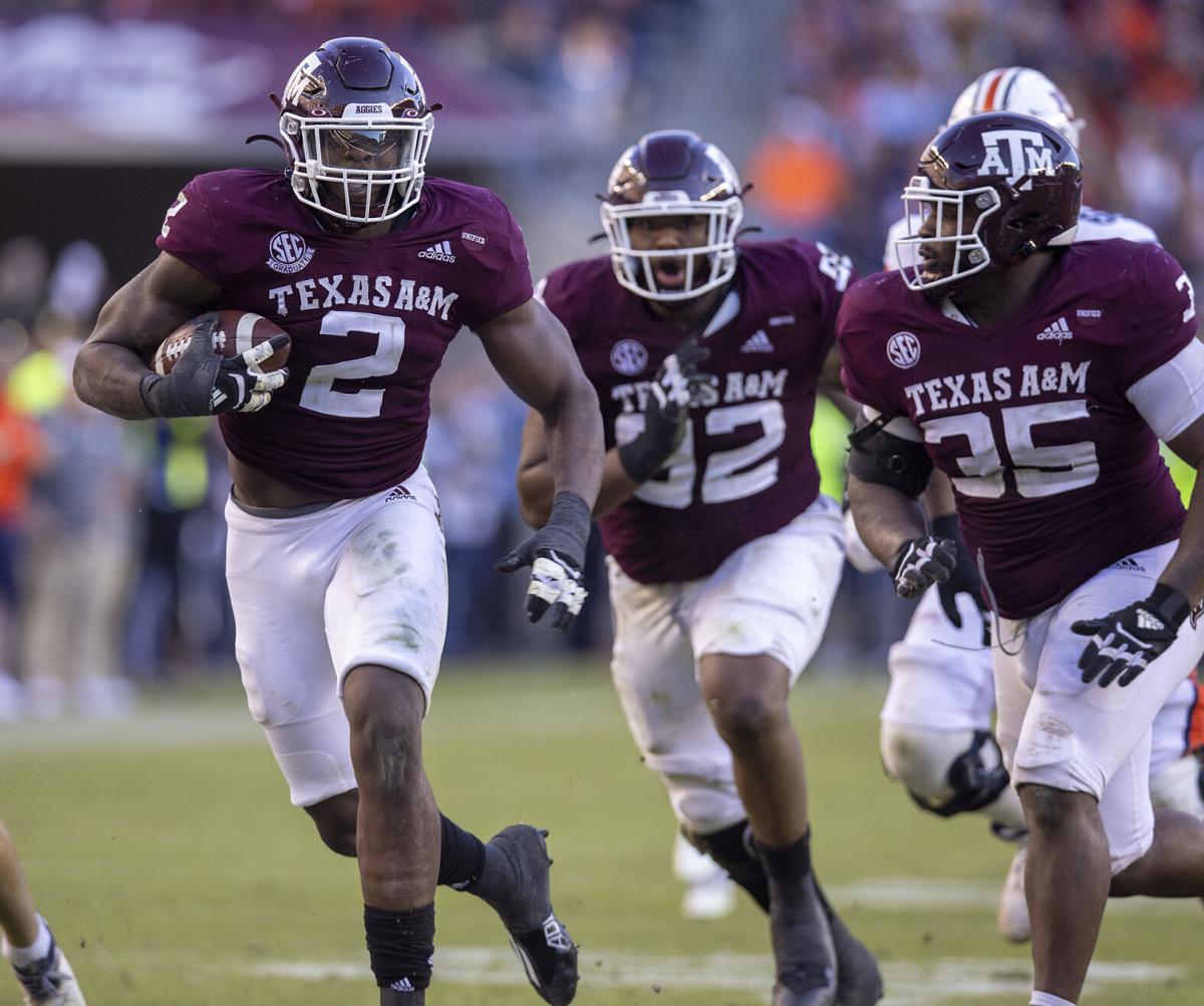 Texas A&M defensive end Micheal Clemons selected in fourth round