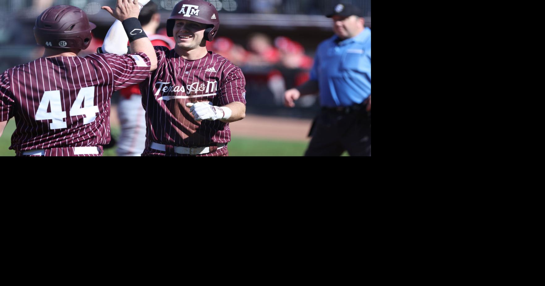 Texas A&M outfielder Zach DeLoach signs with Seattle Mariners, Baseball