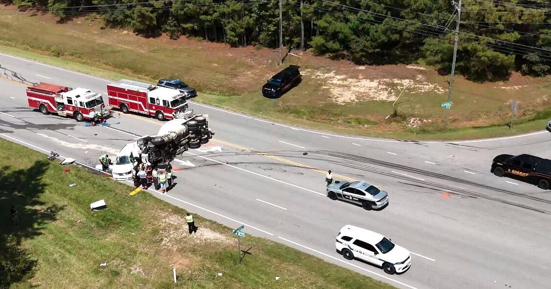 Two dead, 3 transported to trauma center in 421 crash | News ...