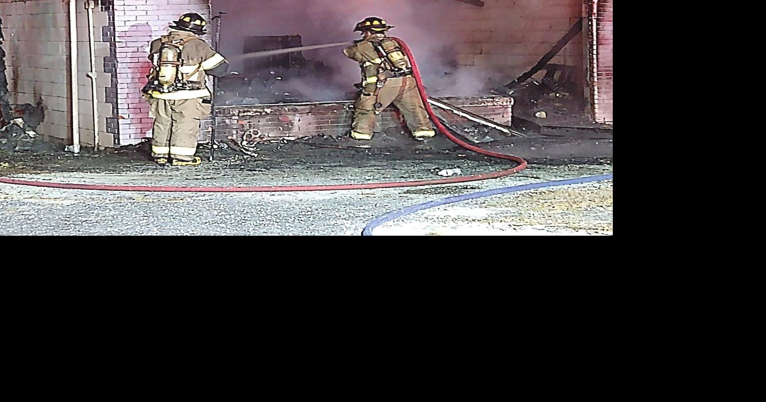Firefighters battle early morning blaze | Local News | mydailyrecord.com