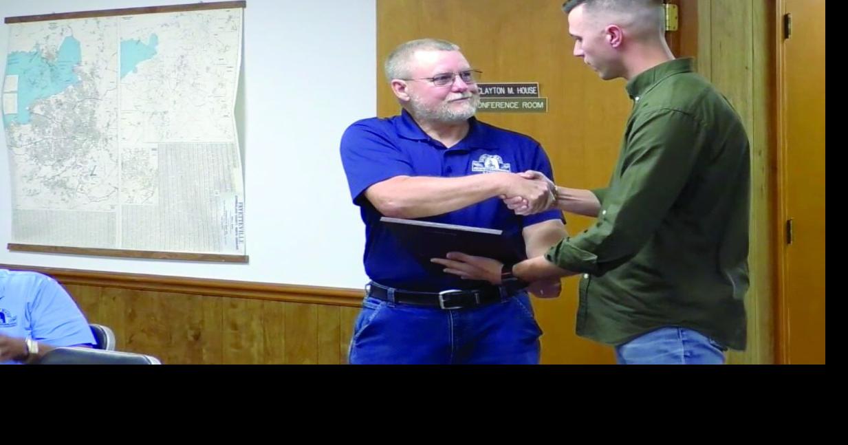 Wade honors ‘off-duty’ trooper for heroic actions | News ...