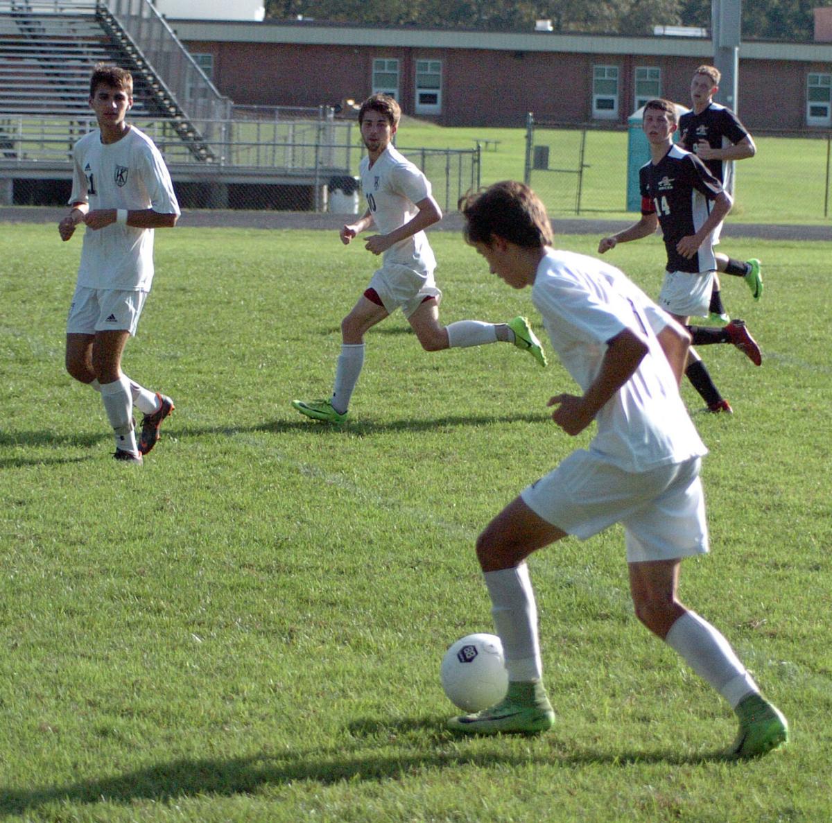 Bucs Take The Lead In North Bayside Race Sports