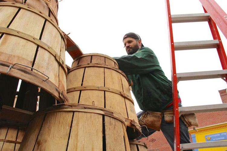 Cambridge celebrates with bushel basket tree Dorchester County