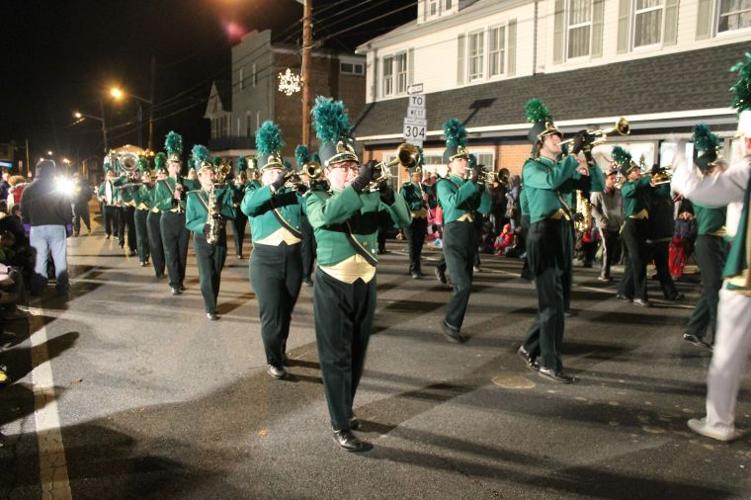 Centreville Christmas Parade Featured