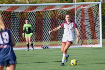 Washington soccer player Chatfield excels on the pitch and in the classroom