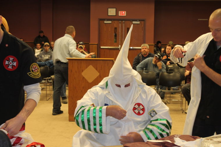 Residents turn out to oppose Klan meeting in Elkton | Kent County