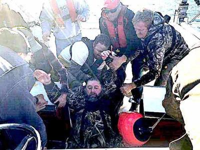 Hunters Rescued After Boat Capsizes Spotlight Myeasternshoremd Com