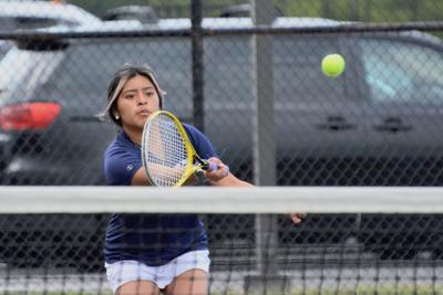 Bilbrough, Lopez give Trojans 1-2 punch in tennis