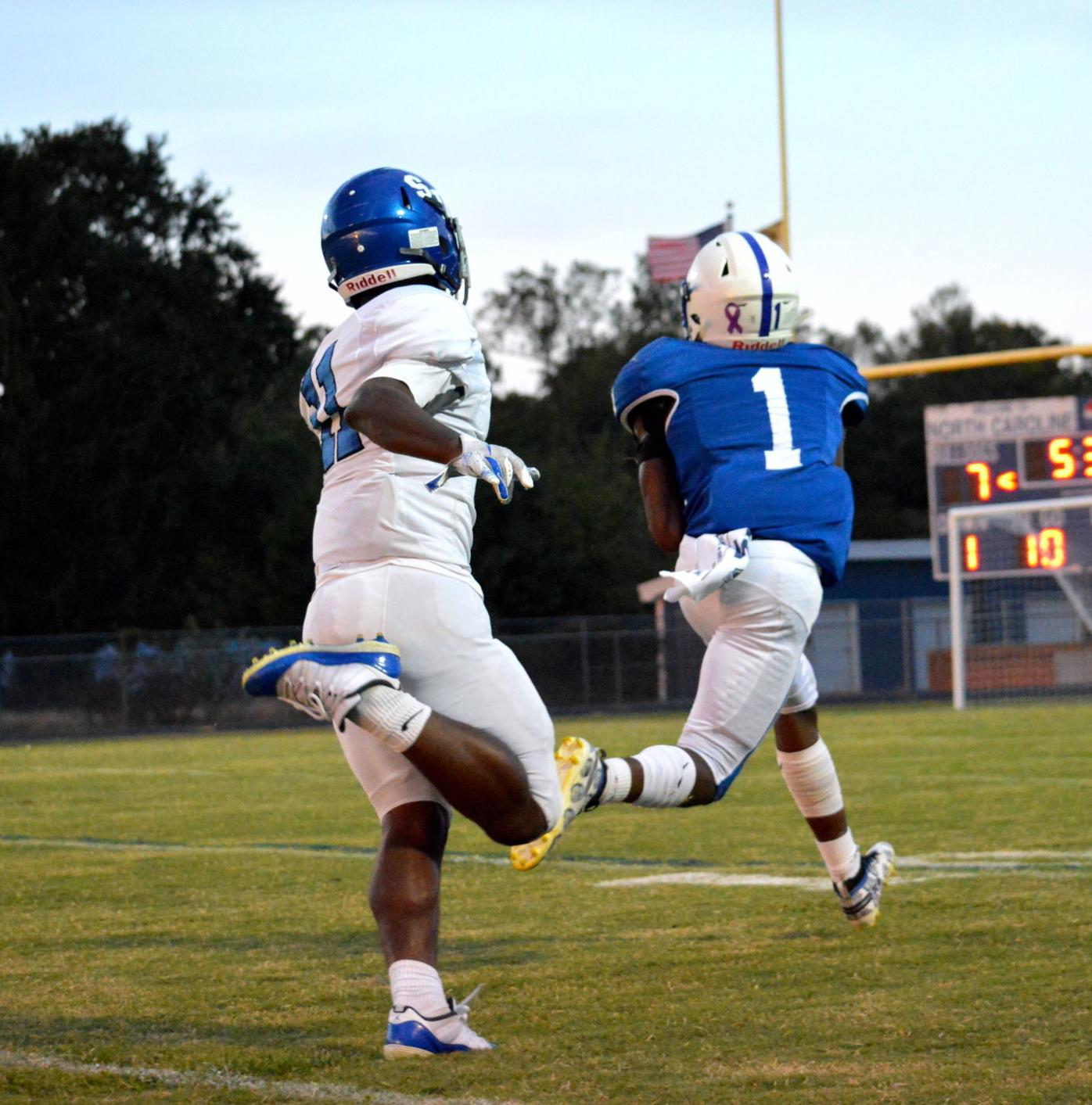 Football Photo Gallery: North Caroline beats Stephen ...
