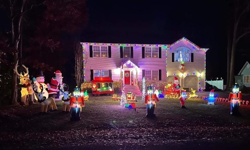 Holiday Light Fight sparks friendly neighborhood rivalry News