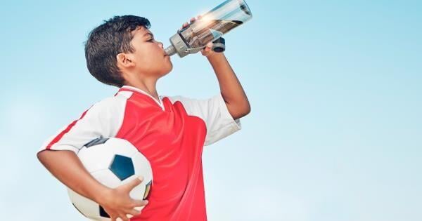 Selecting Nutritious Drinks for Children and Adolescents Selecting Nutritious Drinks for Children and Adolescents