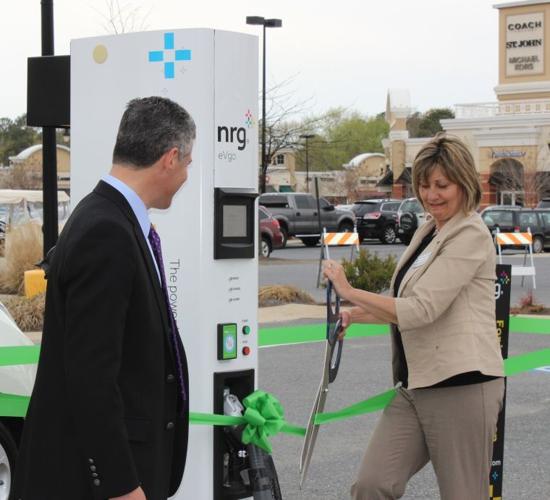 Electric car charging station open at outlets Queen Annes County