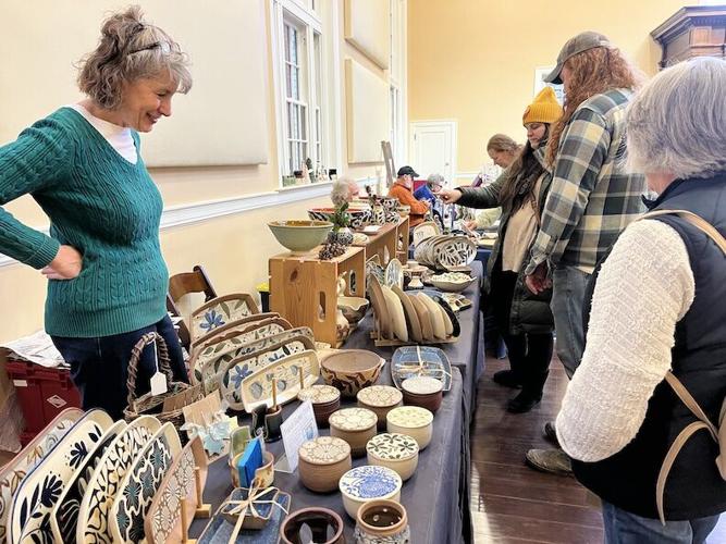 Art Walk fosters holiday shopping Arts