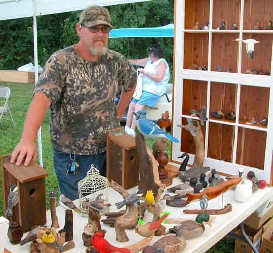 Crowd turns out for Sudlersville Peach Festival Queen Annes County