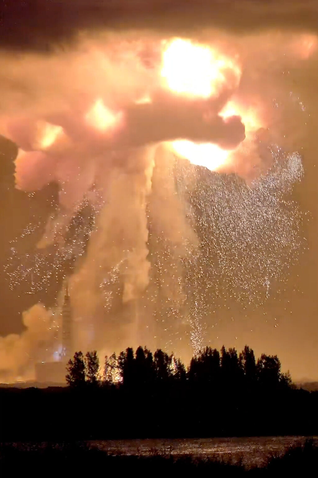 Massive fireball: Blue Origin rocket explodes on Florida launch