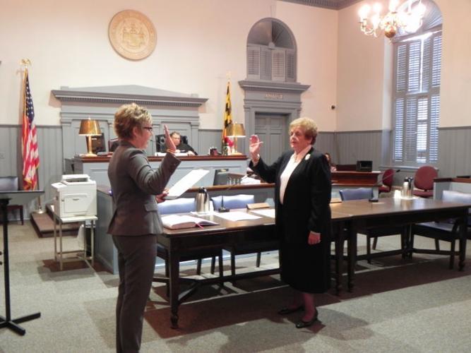 Elected officials and staffs begin taking oaths of offices Dorchester