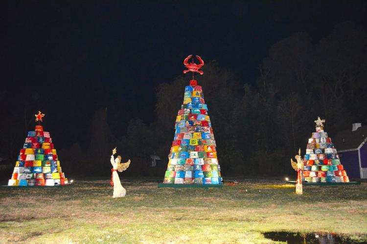 Crab basket Christmas display Community