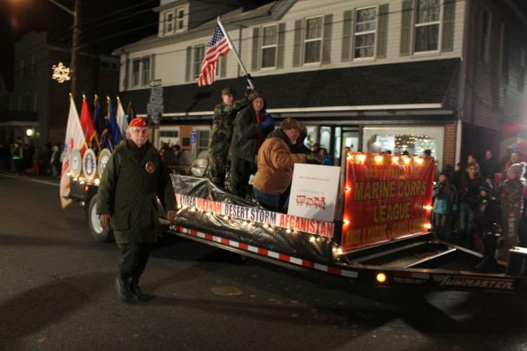 Centreville Christmas Parade Featured